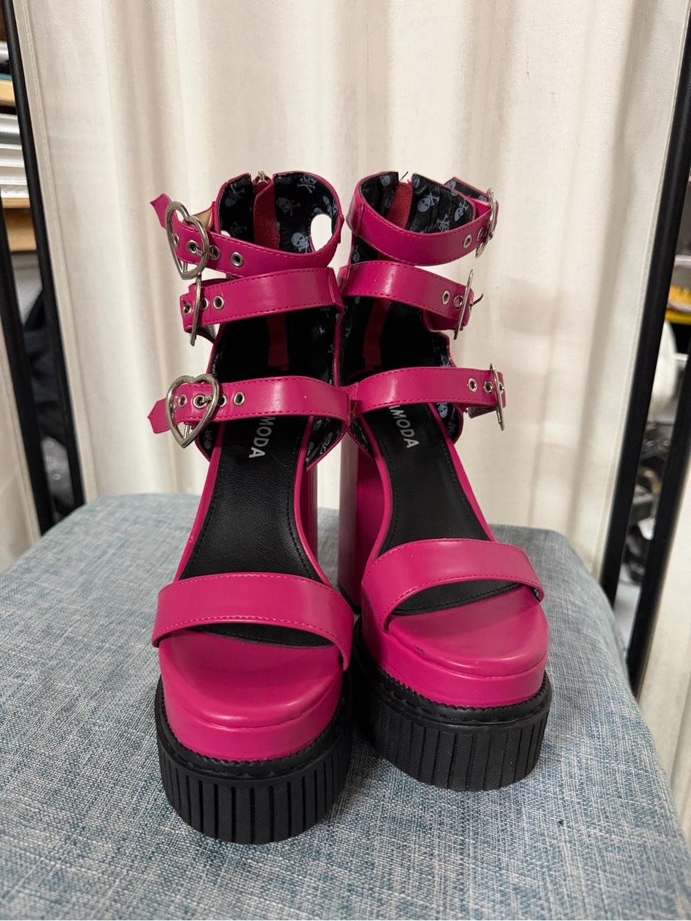 Moda Hot Pink Triple-Strap Platform Sandals